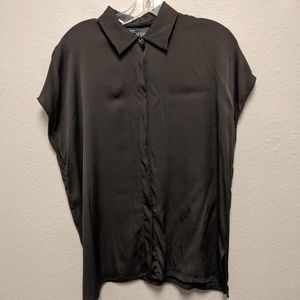 Vince top 95% Silk 5% spandex